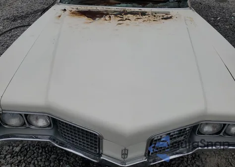 1968 Oldsmobile 98 z USA, uszkodzony, nr VIN 386698M255230